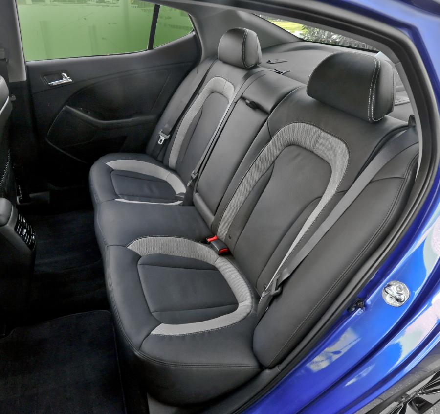  Kia Optima 2012 года  (фото 10 из 40)